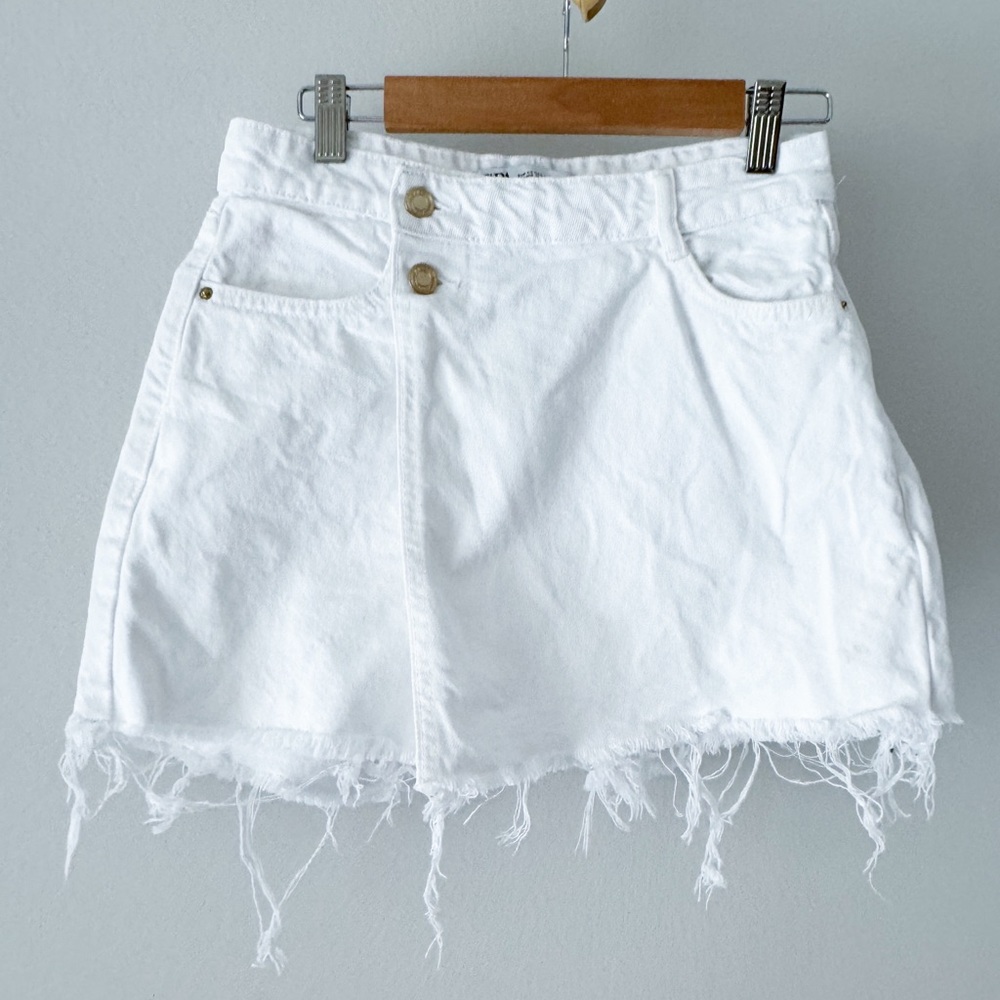 Zara fringed skort shorts XS frayed raw hem in white